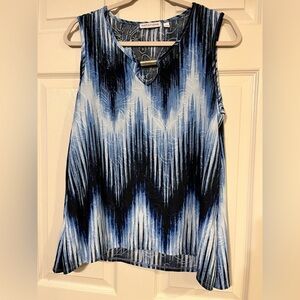 Notations Women’s Blue and White Patterned Tank Top Large